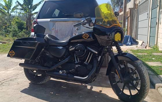 HARLEY-DAVIDSON SPORTSTER XL 883N IRON 